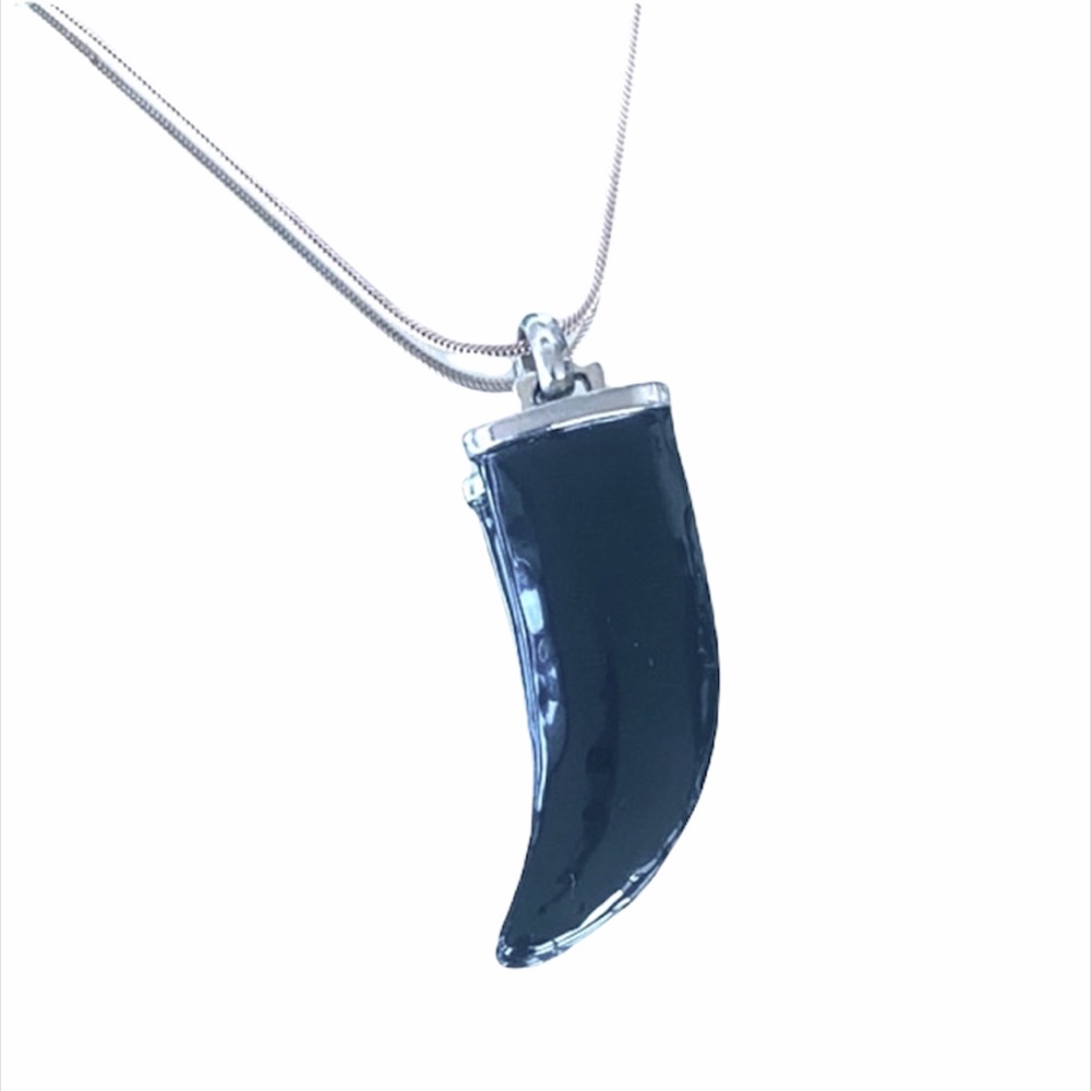 Lacquered Horn Charm - Picture 2 of 8